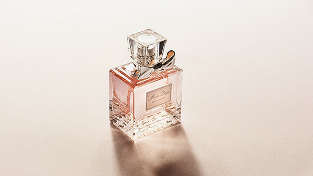 香水不是簡(jiǎn)單的噴一下，這些你必須知道