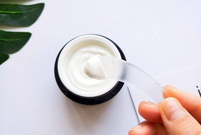 怎樣正確地在化妝品中加香?