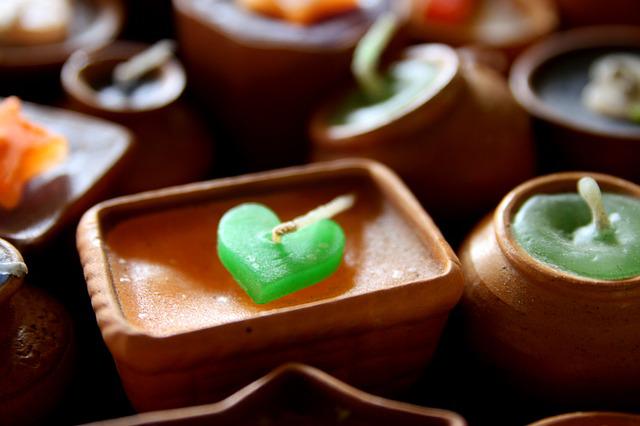 如今蠟燭已經(jīng)不是單純用于照明 而是一種藝術(shù)品 如今蠟燭已經(jīng)不是單純用于照明 而是一種藝術(shù)品