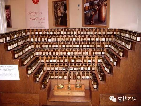 調(diào)香師工作臺的秘密 調(diào)香師工作臺的秘密