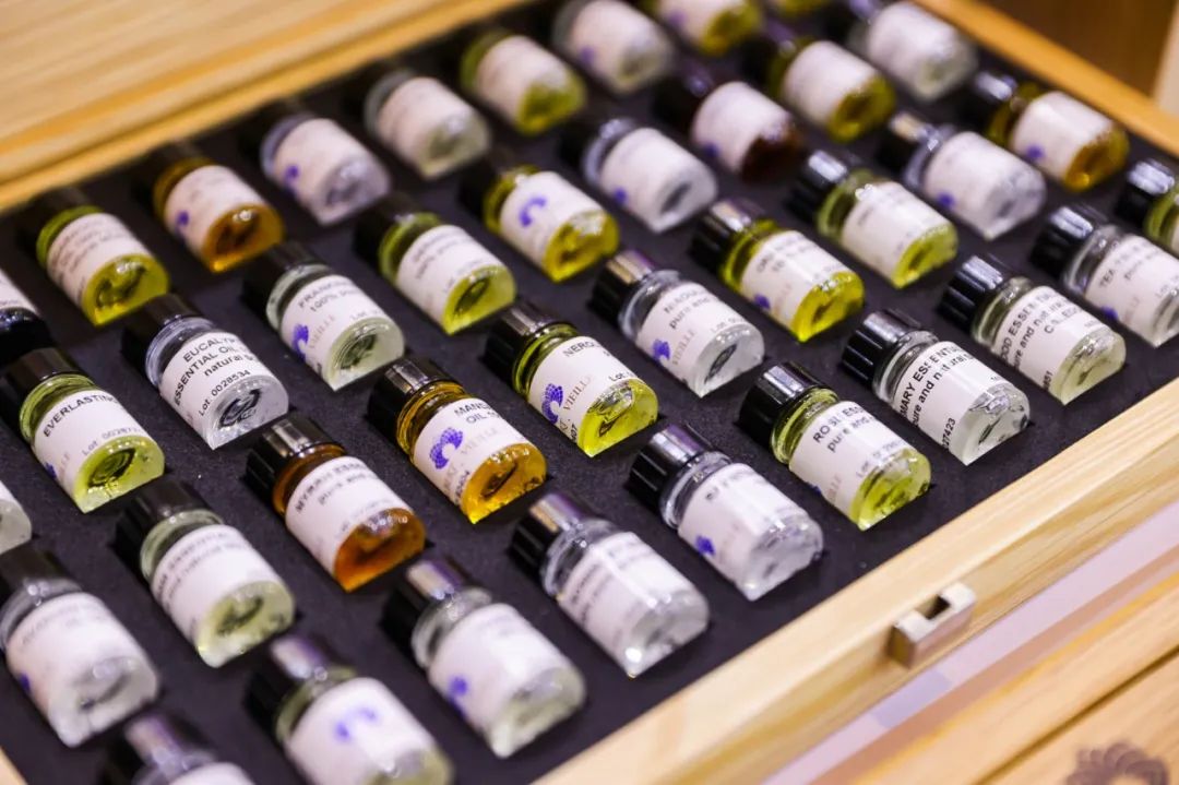 國(guó)內(nèi)外香料香精的歷史、現(xiàn)狀及發(fā)展