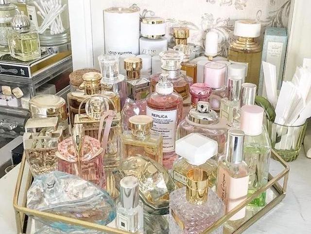 香水不是簡(jiǎn)單的噴一下，這些你必須知道